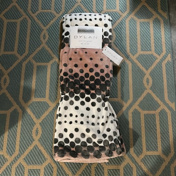 Oversized Blanket - Picture 1 of 3